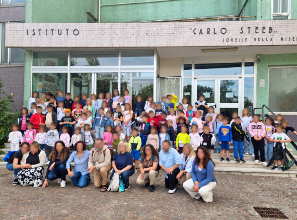Piccoli gesti, grandi emozioni: la scuola P.L.Penzo al Carlo Steeb per festeggiare i Nonni